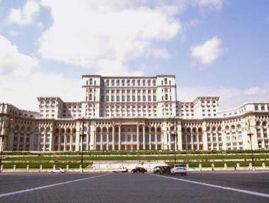 Румъния въвежда две минимални заплати