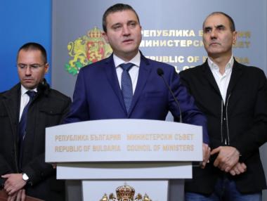 Горанов: Само пазарът определя цените на горивата в България