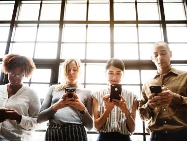 Учени: Намалете използването на социални мрежи до 30 минути дневно