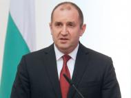 Президентът блокира вдигането на данъка за старите коли