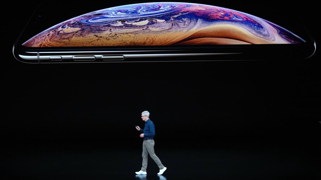 Акциите на Apple ударихa тримесечно дъно заради продажбите на iPhone