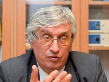 Иван Нейков: Държавният сектор е по-примамлив за търсещите работа