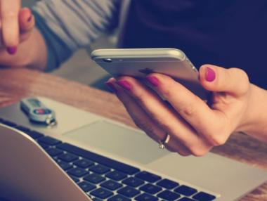 ЕП подкрепи тавана на цените за роуминг в ЕС от догодина