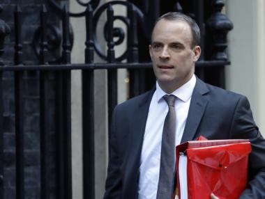 Двамата британски министри за Brexit подадоха оставки