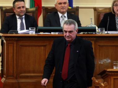 Депутат от НФСБ: Протестиращите са лумпени и мутри