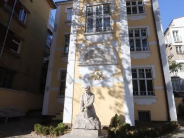 Днес се отварят офертите за продажбата на къщата на Яворов