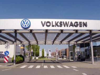 Volkswagen инвестира $50 млрд. в електрическо производство