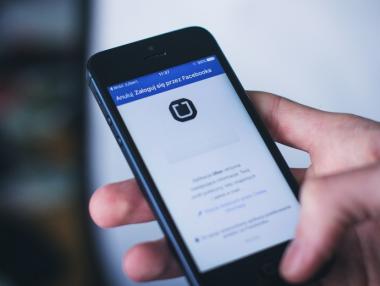 Германия иска да отвори пазара си за Uber и други подобни услуги