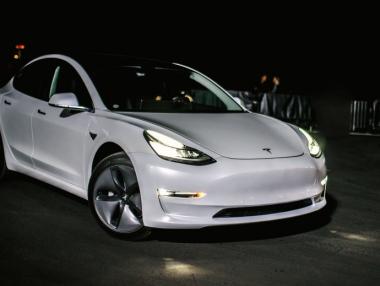 Tesla Model 3 идва в Европа