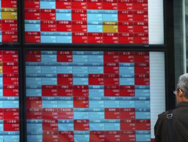 Нисък старт на седмицата за финансовите пазари