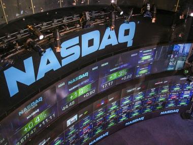 Технологичният сектор дръпна пазарите надолу