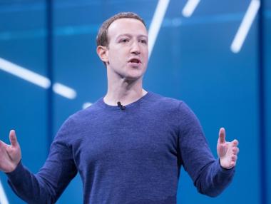 Зукърбърг не мисли да подава оставка