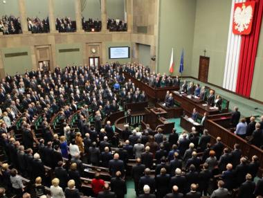 Полша отмени недемократичните промени за Върховния съд