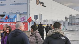 Стотици служители на Amazon в Германия и Испания спряха работа на „Черния петък“