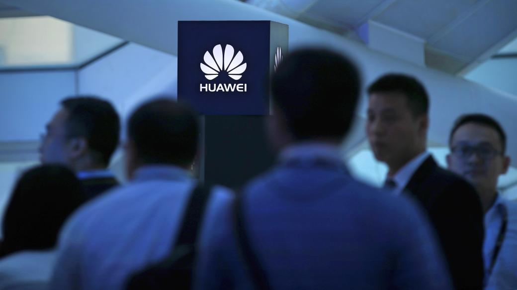 САЩ моли съюзниците си да избягват оборудването на Huawei