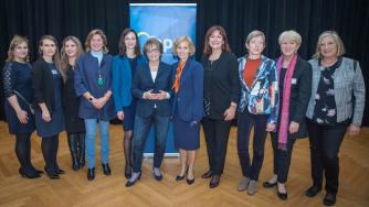 Мария Габриел е избрана за трети път за зам.-председател на ЕНП Жени