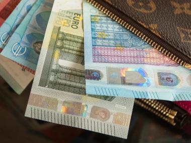 Най-слаб ръст на заплатите в света от 10 години насам