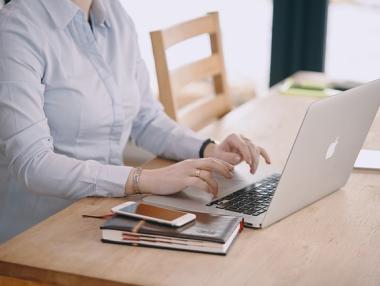 Apple ще обучава жени за IT сектора