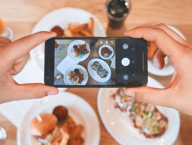 Верига ресторанти забрани мобилните телефони