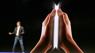 Китайци откраднаха иновацията на Samsung за огъващ се екран