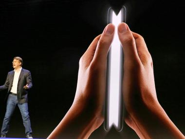 Китайци откраднаха иновацията на Samsung за огъващ се екран