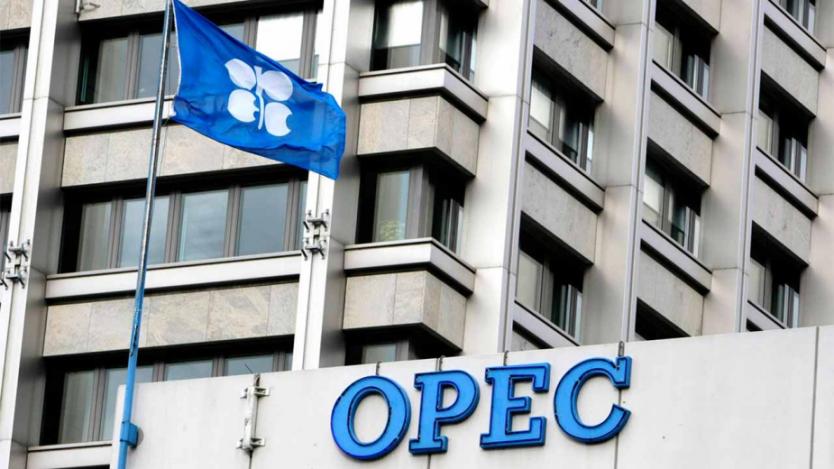 Икономическата комисия към ОПЕК препоръча свиване на добива на петрол