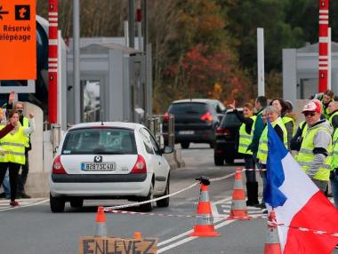 Франция отмени по-високия акциз върху горивата