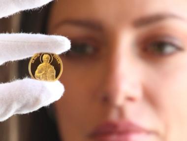 БНБ пусна златна столевка със Свети Стефан