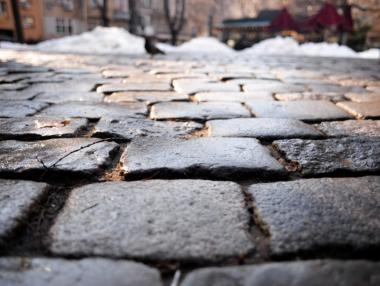 Столична община една година проверява с колко павета разполага