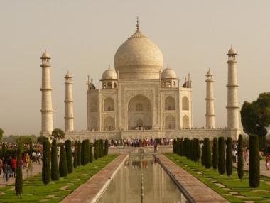 Тадж Махал увеличи цените на билетите
