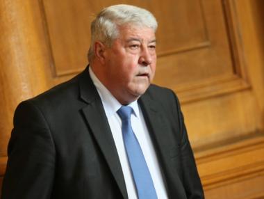 ГЕРБ оправдаха ударното харчене на 2 млрд. лв. от излишъка с комунизма