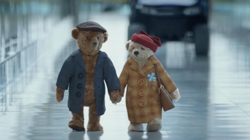 Коледната реклама на „Хийтроу“: Любимите мечки отново са тук