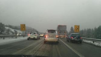 Снежна блокада в цялата страна заради обилните снеговалежи