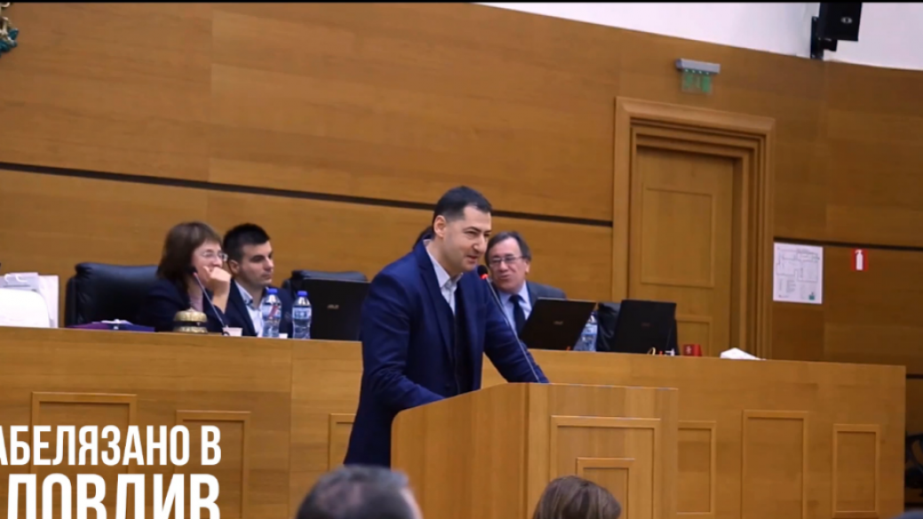 Кметът на Пловдив ще разфасова две прасета пред общината