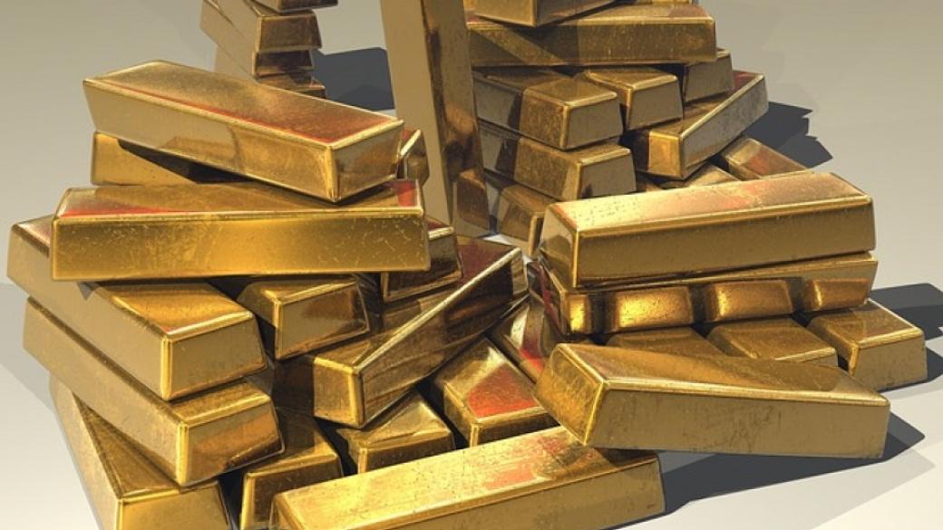 Цената на златото остана под натиска на щатската валута