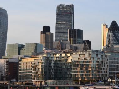 Лондон официално предупреди фирмите да се готвят за твърд Brexit