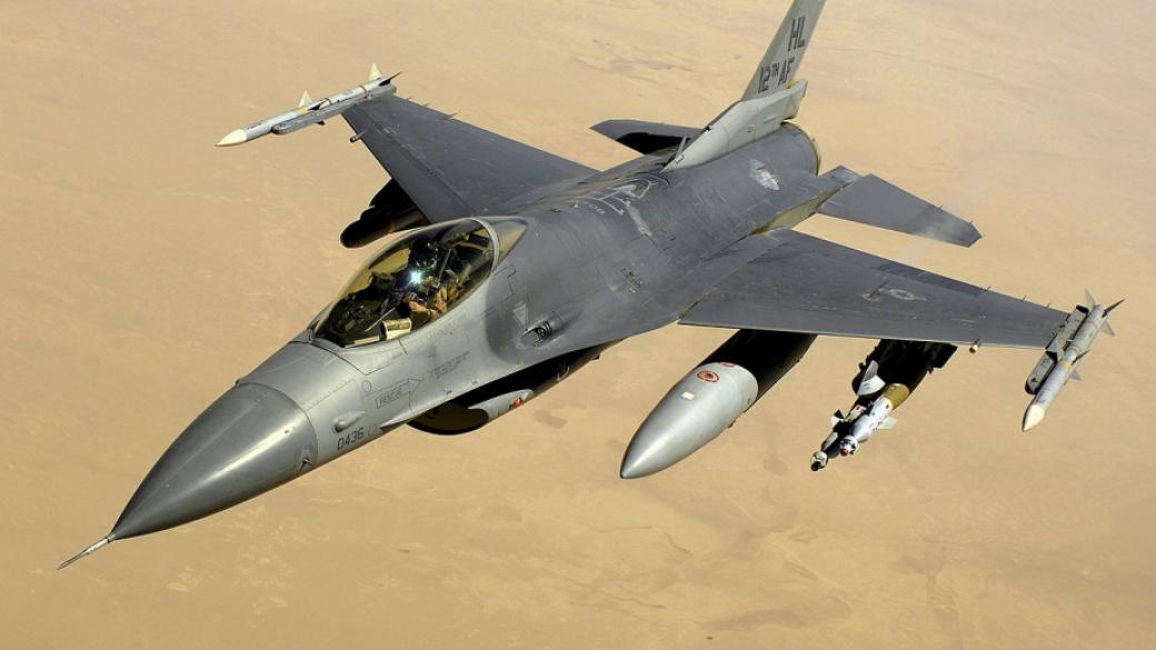 България да преговаря със САЩ само за изтребители F-16, предлага МО