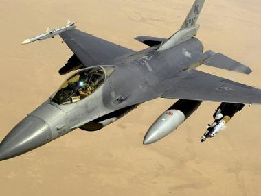 България да преговаря със САЩ само за изтребители F-16, предлага МО