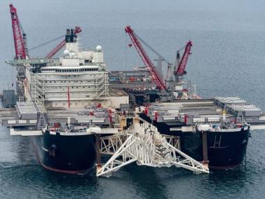 Най-големият строителен кораб в света се включи в изграждането на „Северен поток 2“