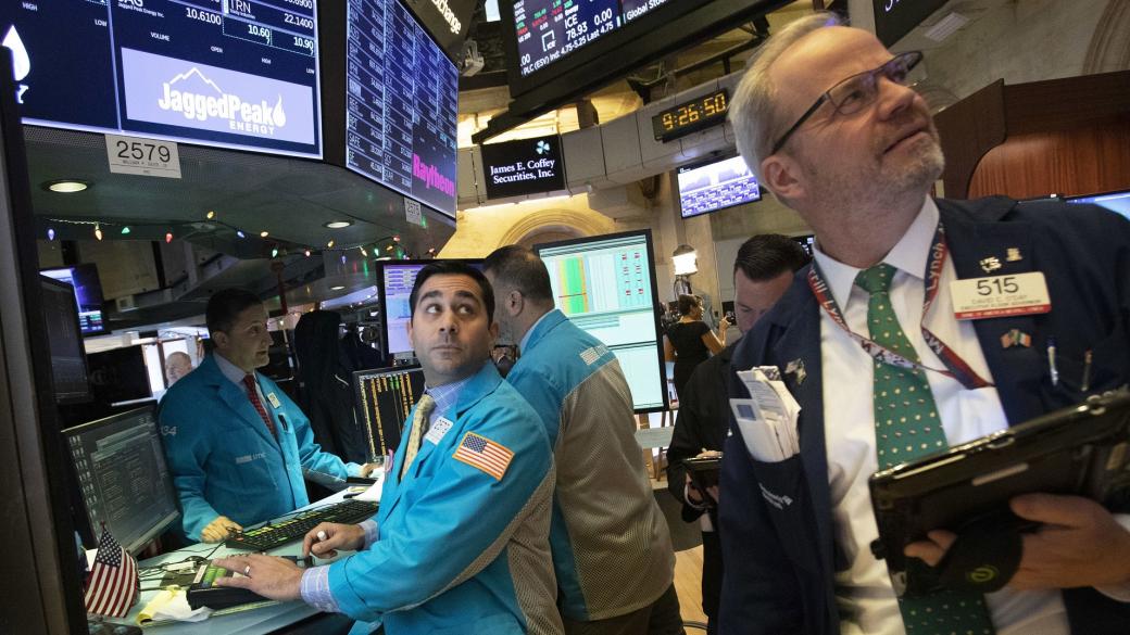 Wall Street отвори с надежда след загубите по Коледа