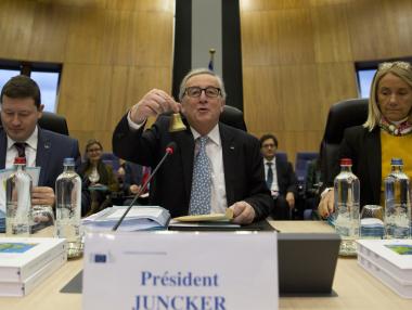 ЕС не се опитва да задържи Великобритания, настоя Юнкер