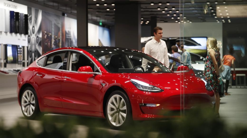 Акциите на Tesla поевтиняха заради проблемите на компанията