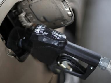 Петролът поскъпва, след като Китай обяви преговори със САЩ