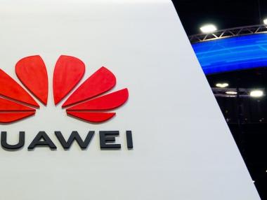 Huawei глоби свои служители, изпратили новогодишен поздрав през iPhone