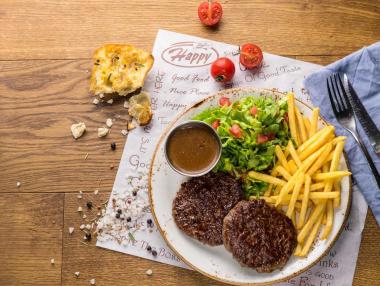 Happy отваря ресторант в Лондон