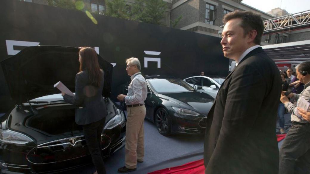 Tesla прави първа копка на Гигафабриката в Шанхай