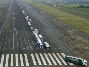 Лондон започна репетиции за твърдия Brexit