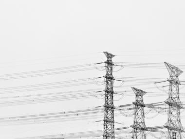 Тристранката ще обсъжда шоковото поскъпване на тока за индустрията