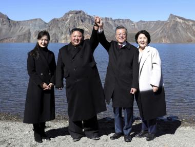 Ким Чен-ун неочаквано отиде в Китай по време на преговорите със САЩ