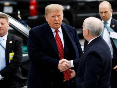 Тръмп мисли да пропусне форума в Давос, а да обяви извънредно положение